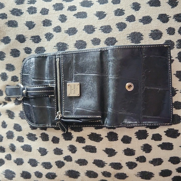 Dooney & Bourke Compact Black Leather Snap Tri-fold Wallet - Picture 11 of 11